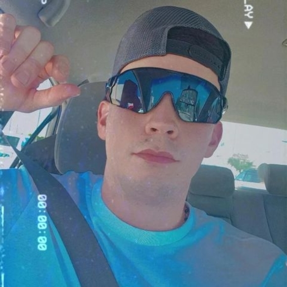 Meet your Posher, Luis andres - Picture 1 of 1